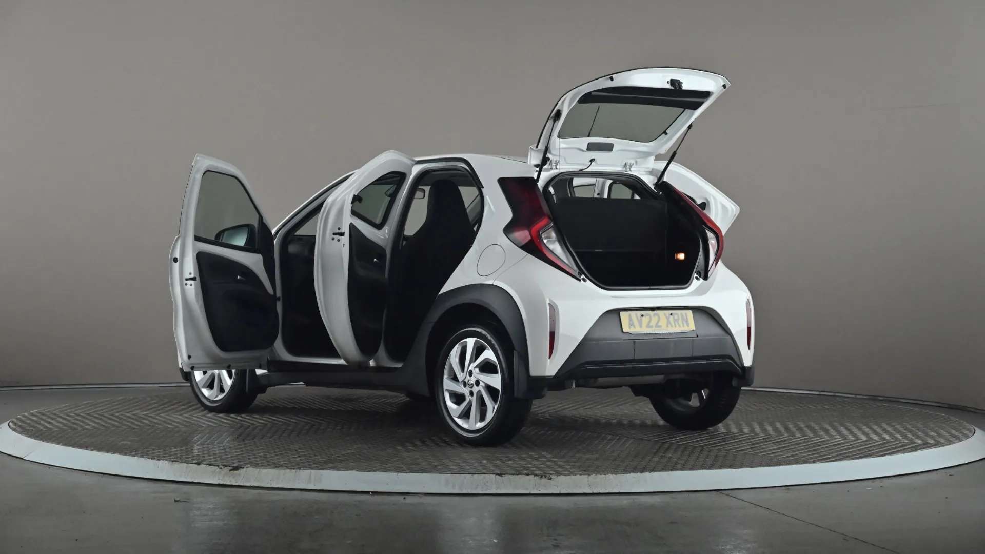 2022 TOYOTA AYGO X 2022 TOYOTA AYGO X