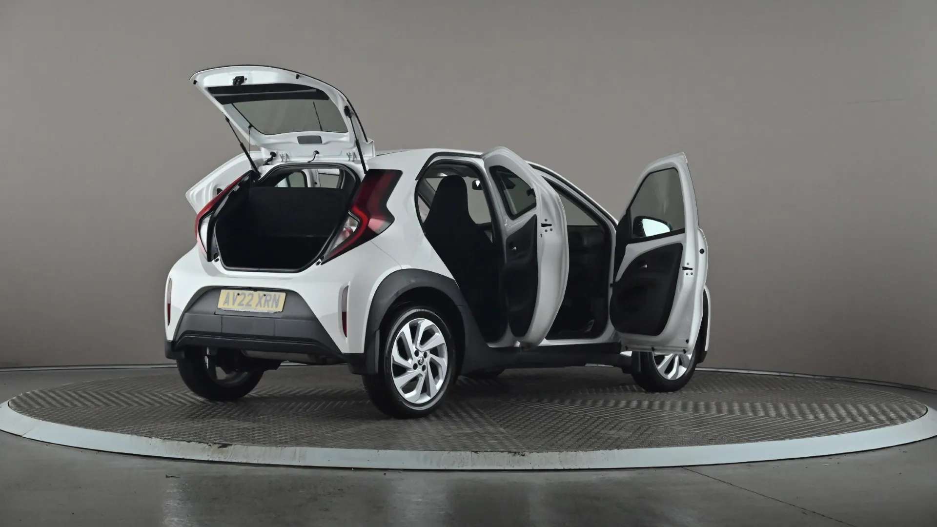 2022 TOYOTA AYGO X 2022 TOYOTA AYGO X
