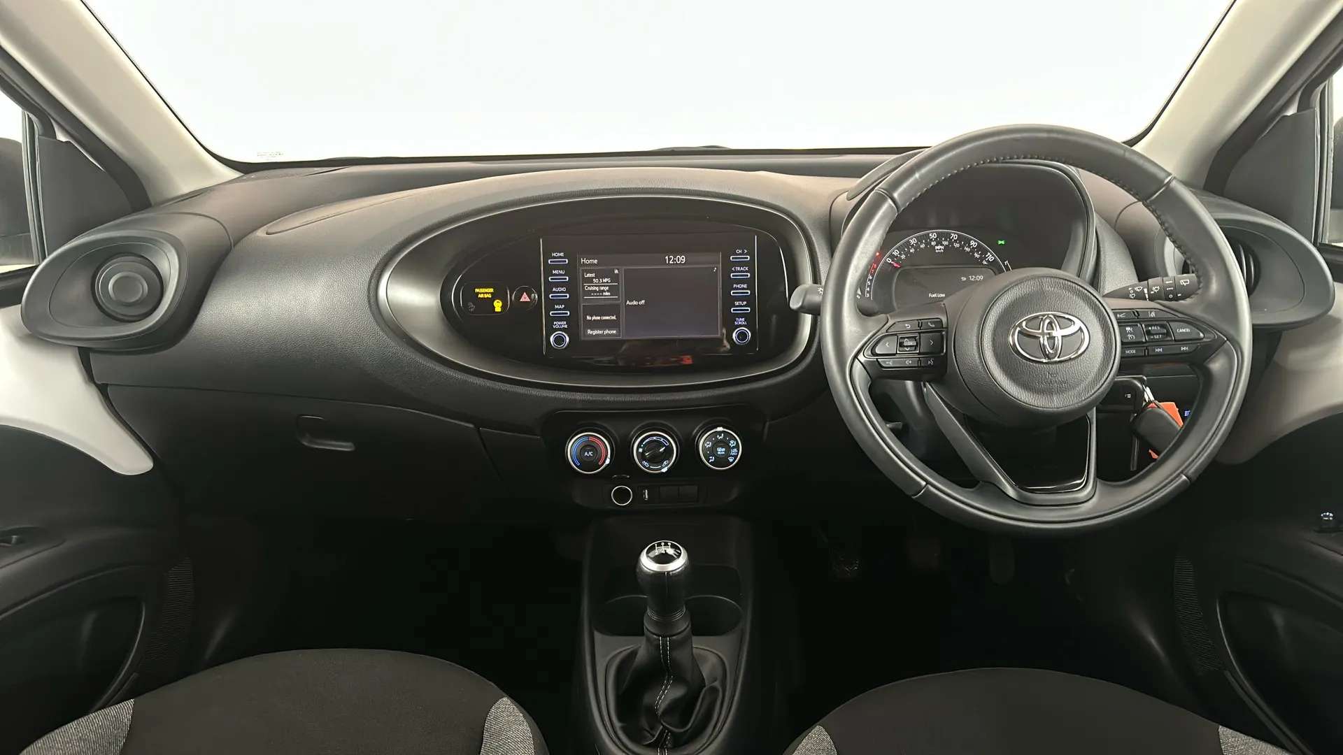 2022 TOYOTA AYGO X 2022 TOYOTA AYGO X