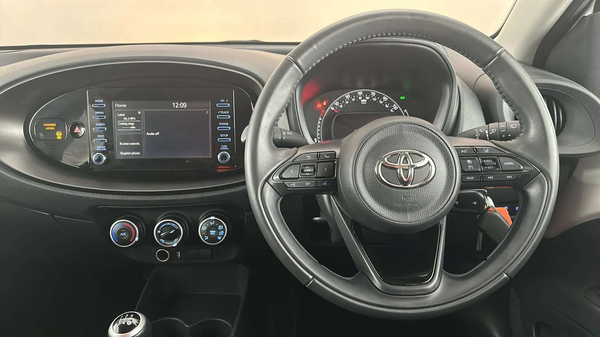 2022 TOYOTA AYGO X 2022 TOYOTA AYGO X