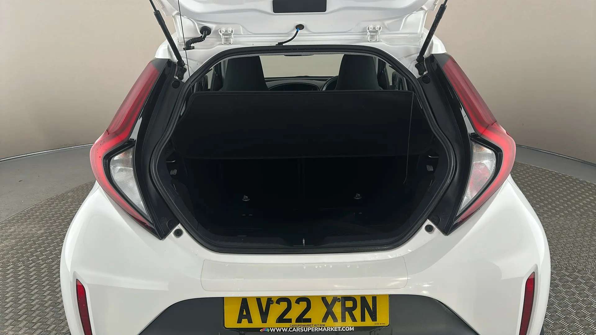 2022 TOYOTA AYGO X 2022 TOYOTA AYGO X