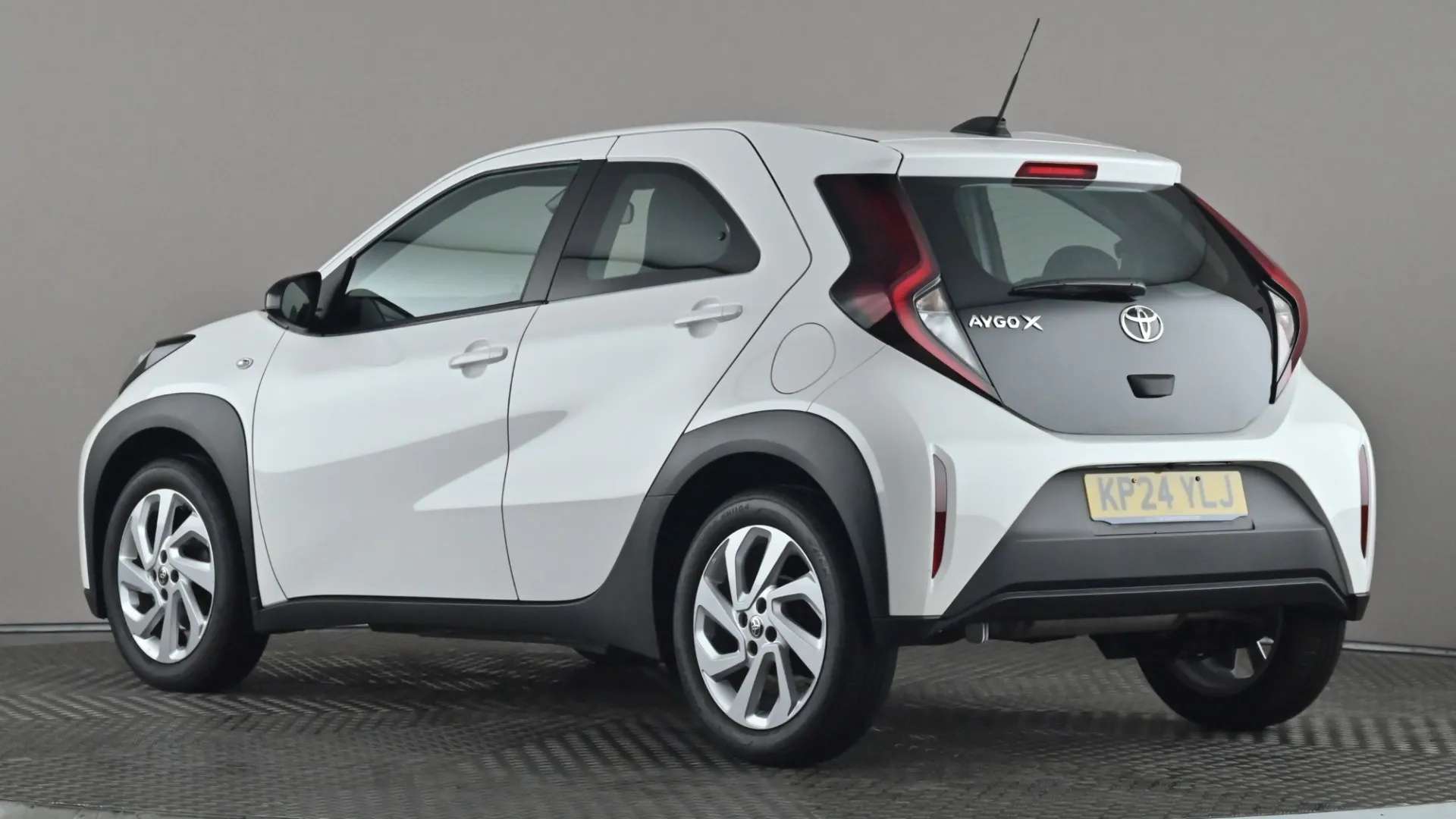 A 2024 TOYOTA AYGO X 1.0 VVT-i Pure A 2024 TOYOTA AYGO X 1.0 VVT-i Pure