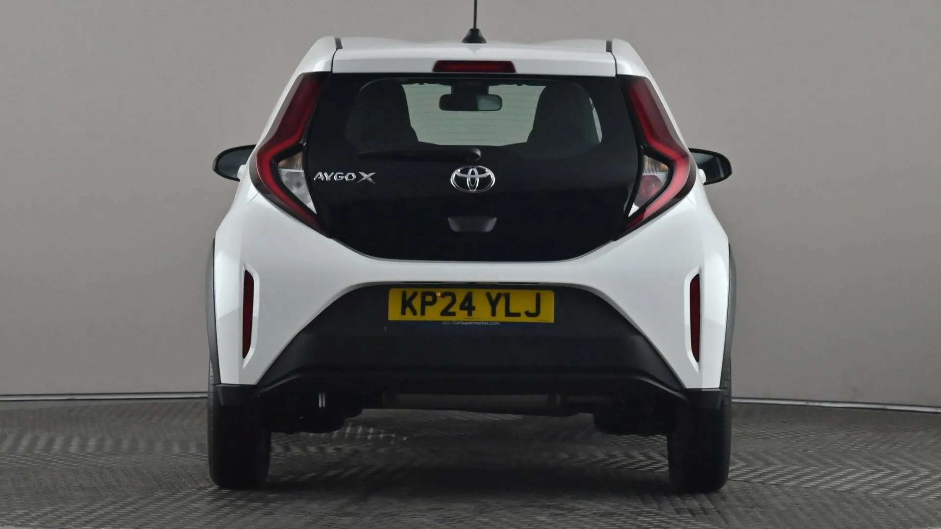2024 TOYOTA AYGO X 2024 TOYOTA AYGO X