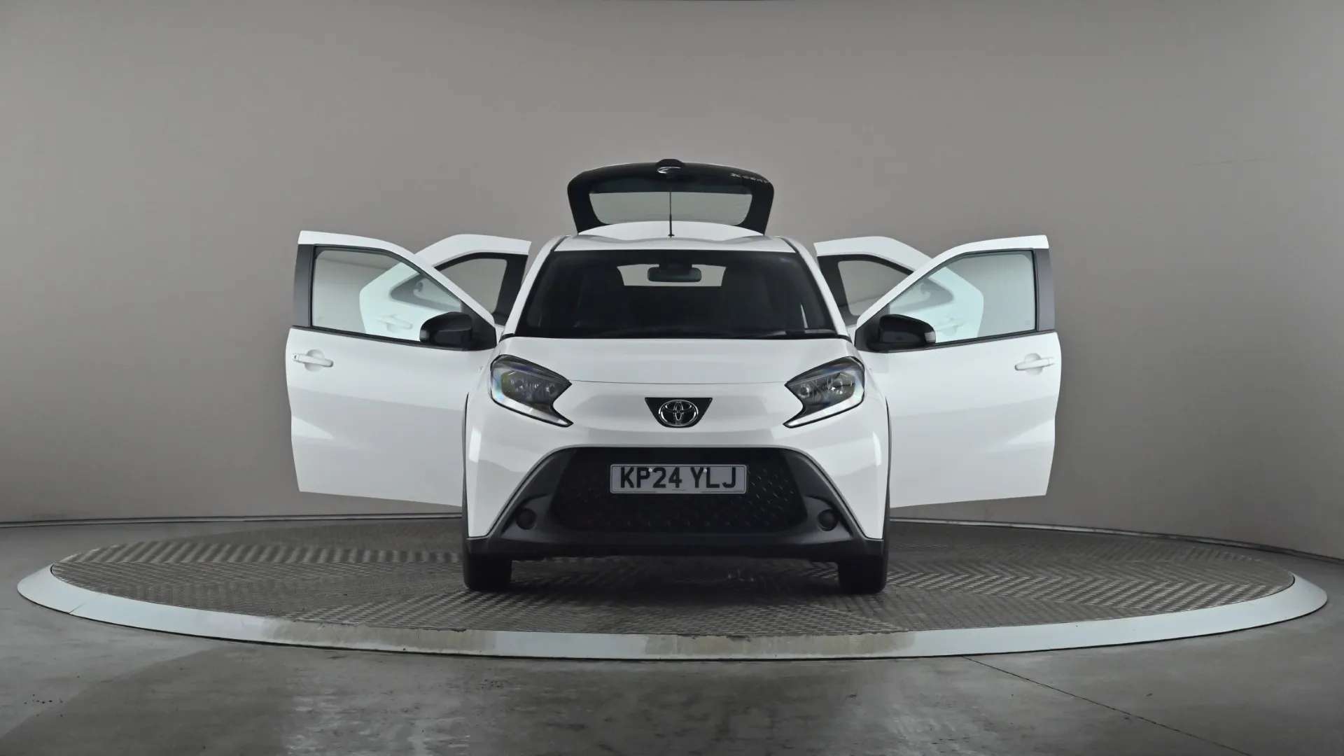 2024 TOYOTA AYGO X 2024 TOYOTA AYGO X