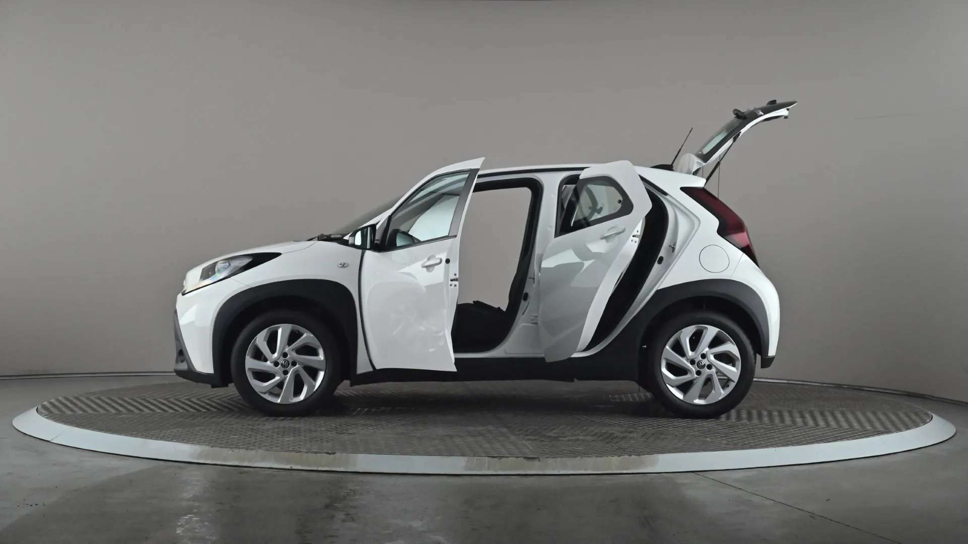 2024 TOYOTA AYGO X 2024 TOYOTA AYGO X