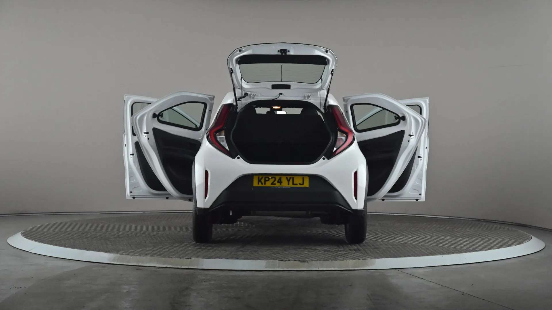 2024 TOYOTA AYGO X 2024 TOYOTA AYGO X
