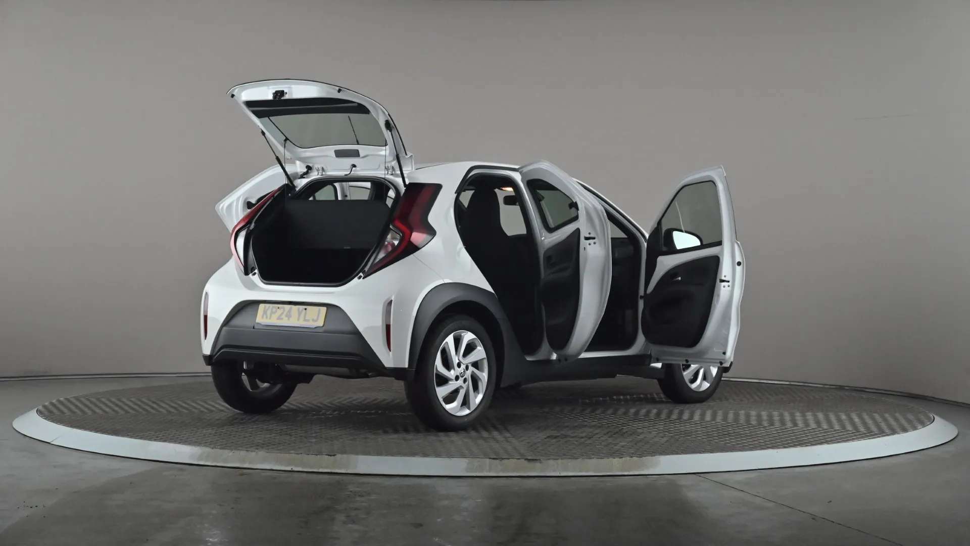 2024 TOYOTA AYGO X 2024 TOYOTA AYGO X