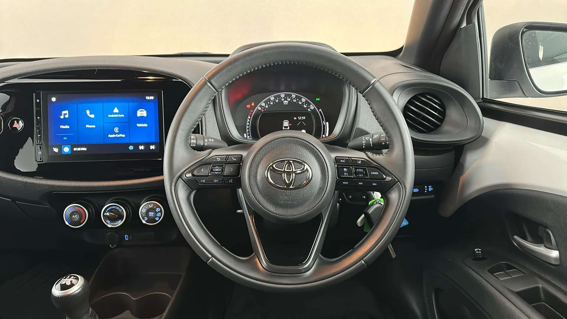 2024 TOYOTA AYGO X 2024 TOYOTA AYGO X