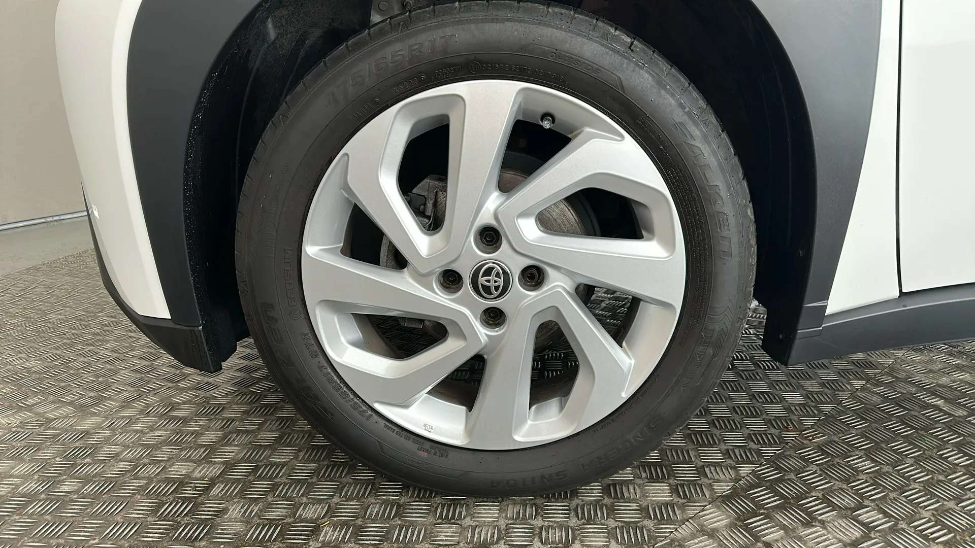 2024 TOYOTA AYGO X 2024 TOYOTA AYGO X