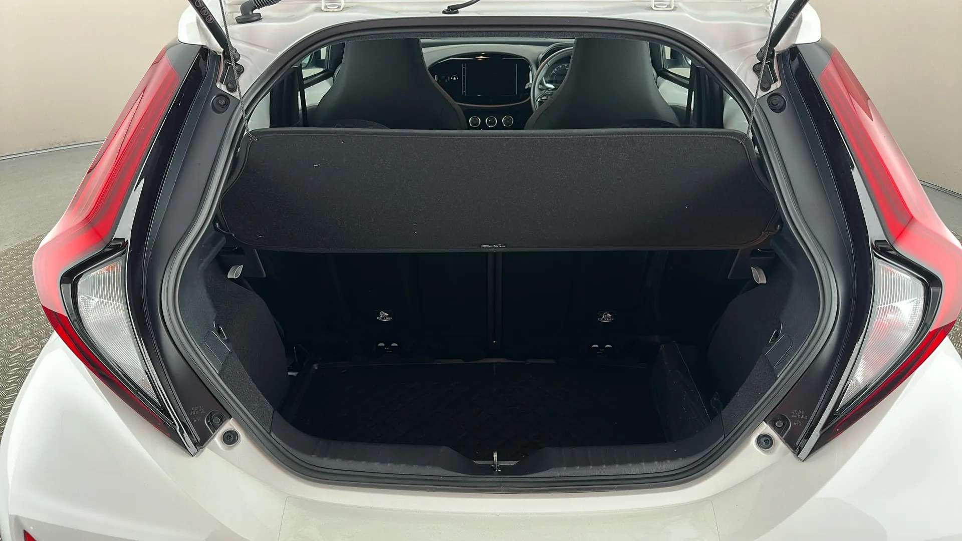 2024 TOYOTA AYGO X 2024 TOYOTA AYGO X