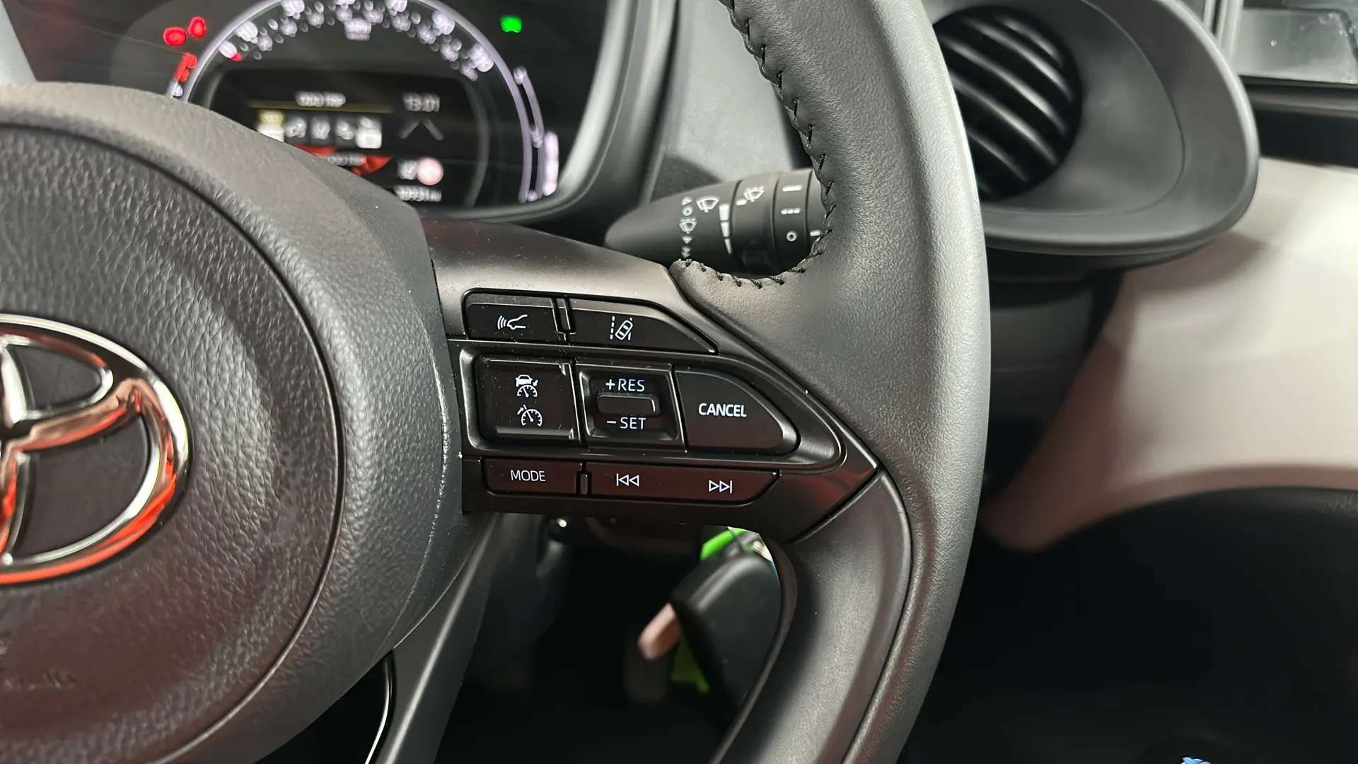 2024 TOYOTA AYGO X 2024 TOYOTA AYGO X