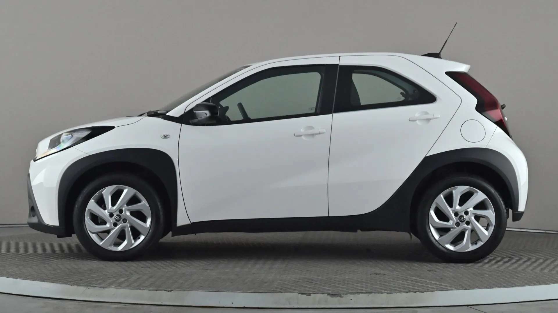 A 2024 TOYOTA AYGO X 1.0 VVT-i Pure A 2024 TOYOTA AYGO X 1.0 VVT-i Pure