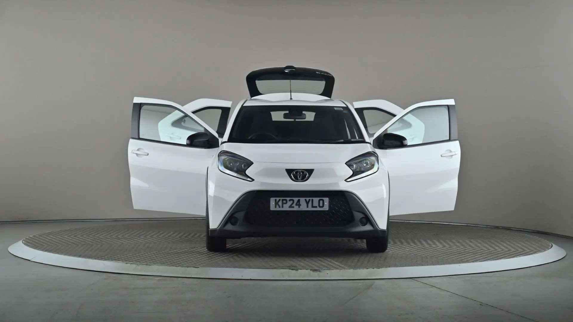 2024 TOYOTA AYGO X 2024 TOYOTA AYGO X