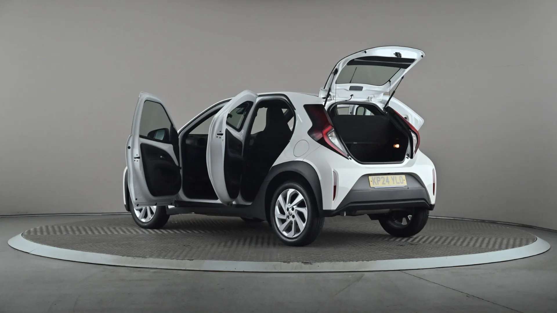 2024 TOYOTA AYGO X 2024 TOYOTA AYGO X