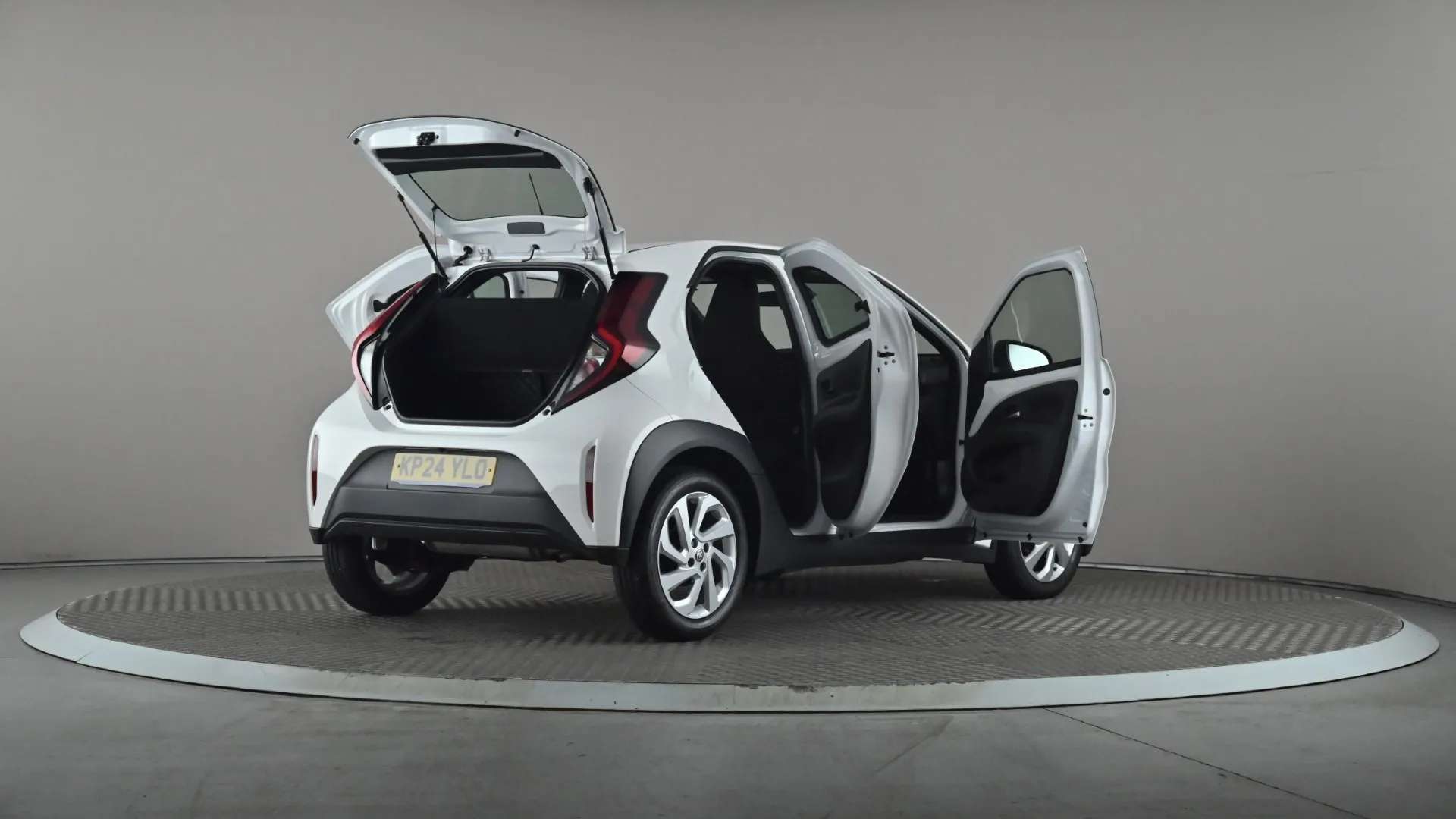 2024 TOYOTA AYGO X 2024 TOYOTA AYGO X