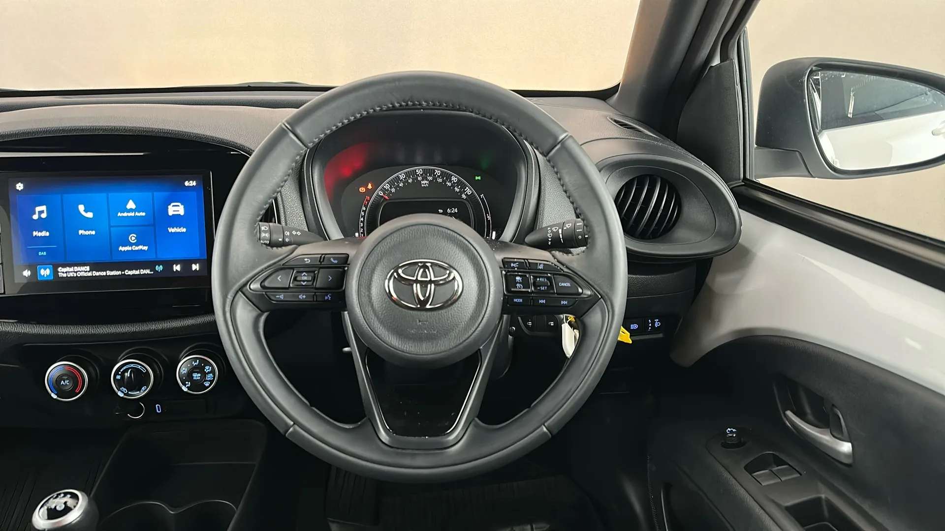 2024 TOYOTA AYGO X 2024 TOYOTA AYGO X