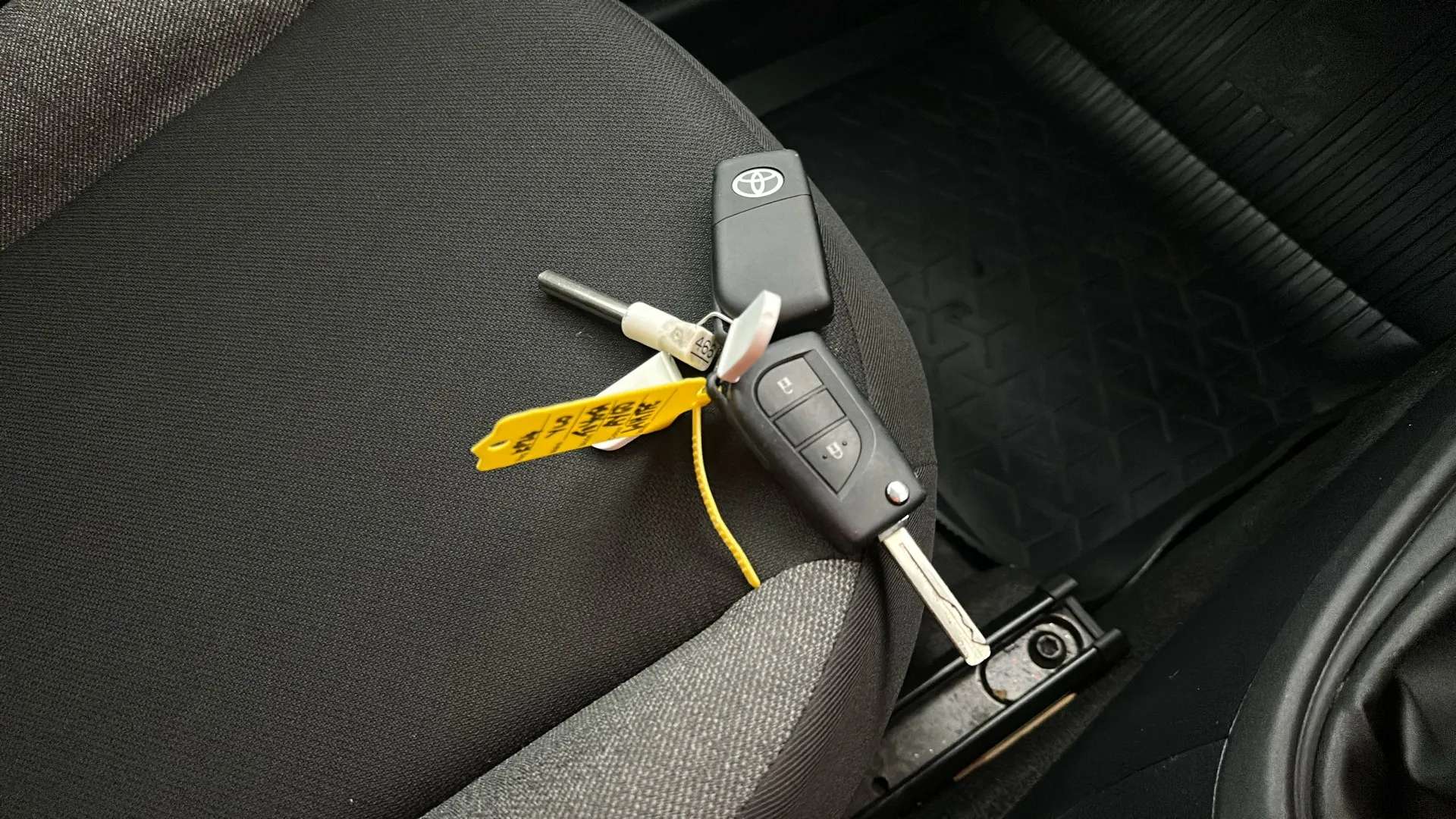 2024 TOYOTA AYGO X 2024 TOYOTA AYGO X