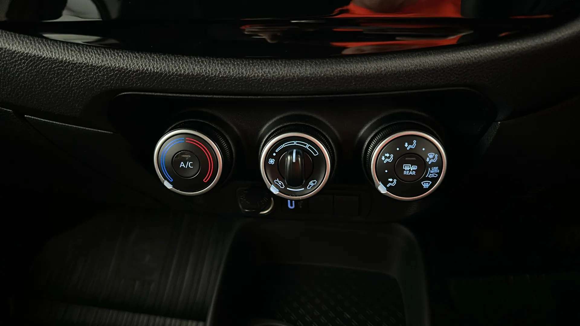 2024 TOYOTA AYGO X 2024 TOYOTA AYGO X