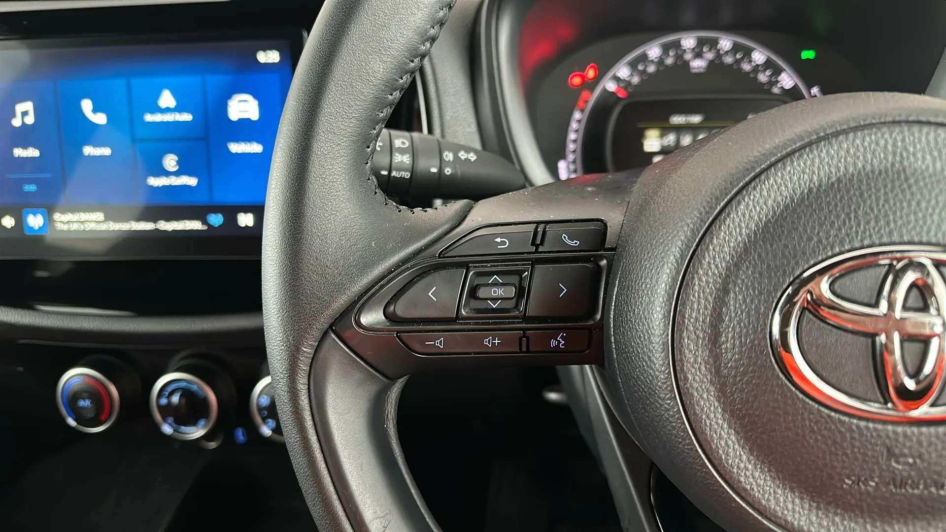 2024 TOYOTA AYGO X 2024 TOYOTA AYGO X