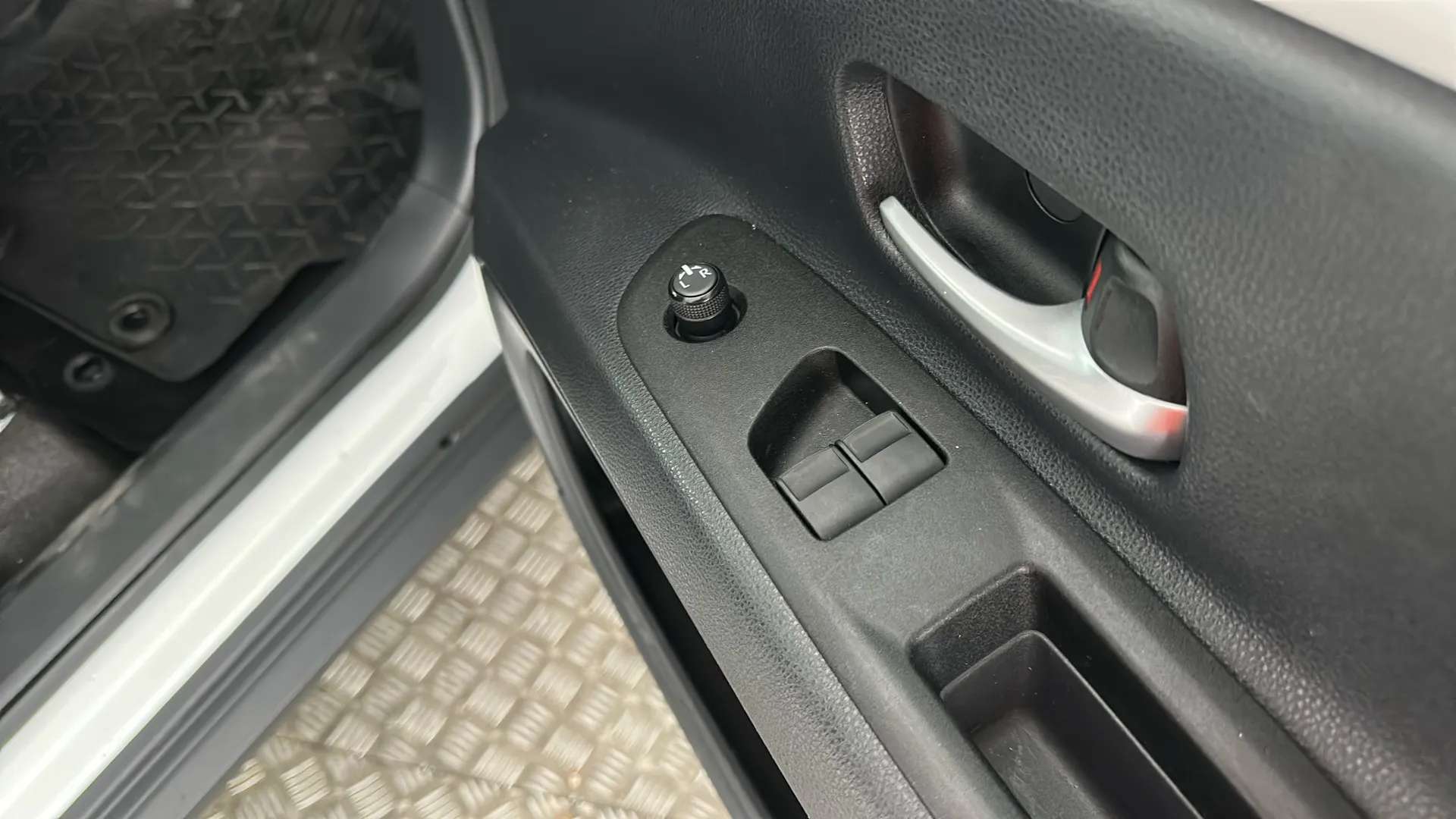 2024 TOYOTA AYGO X 2024 TOYOTA AYGO X