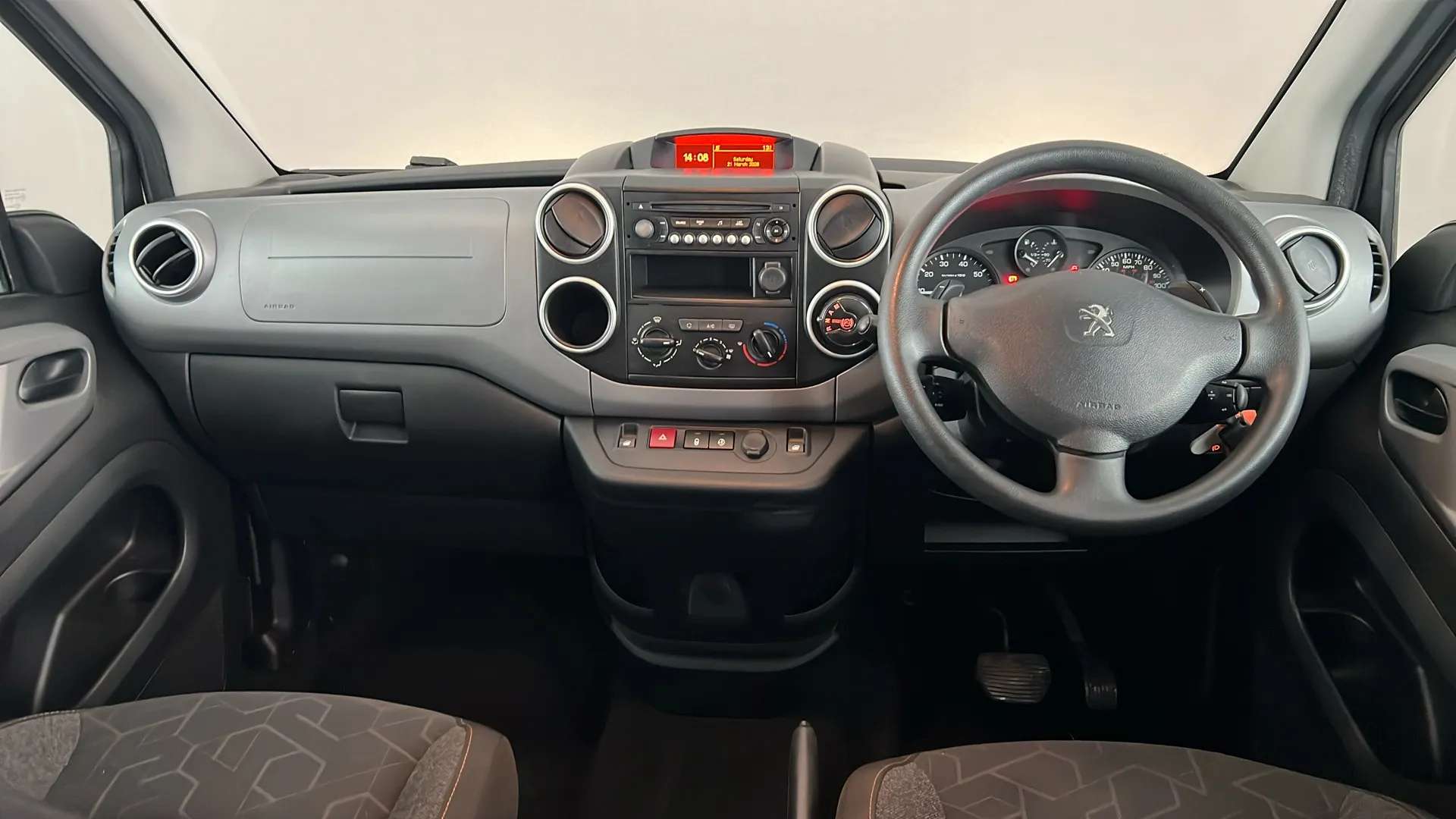 2017 PEUGEOT PARTNER TEPEE 2017 PEUGEOT PARTNER TEPEE