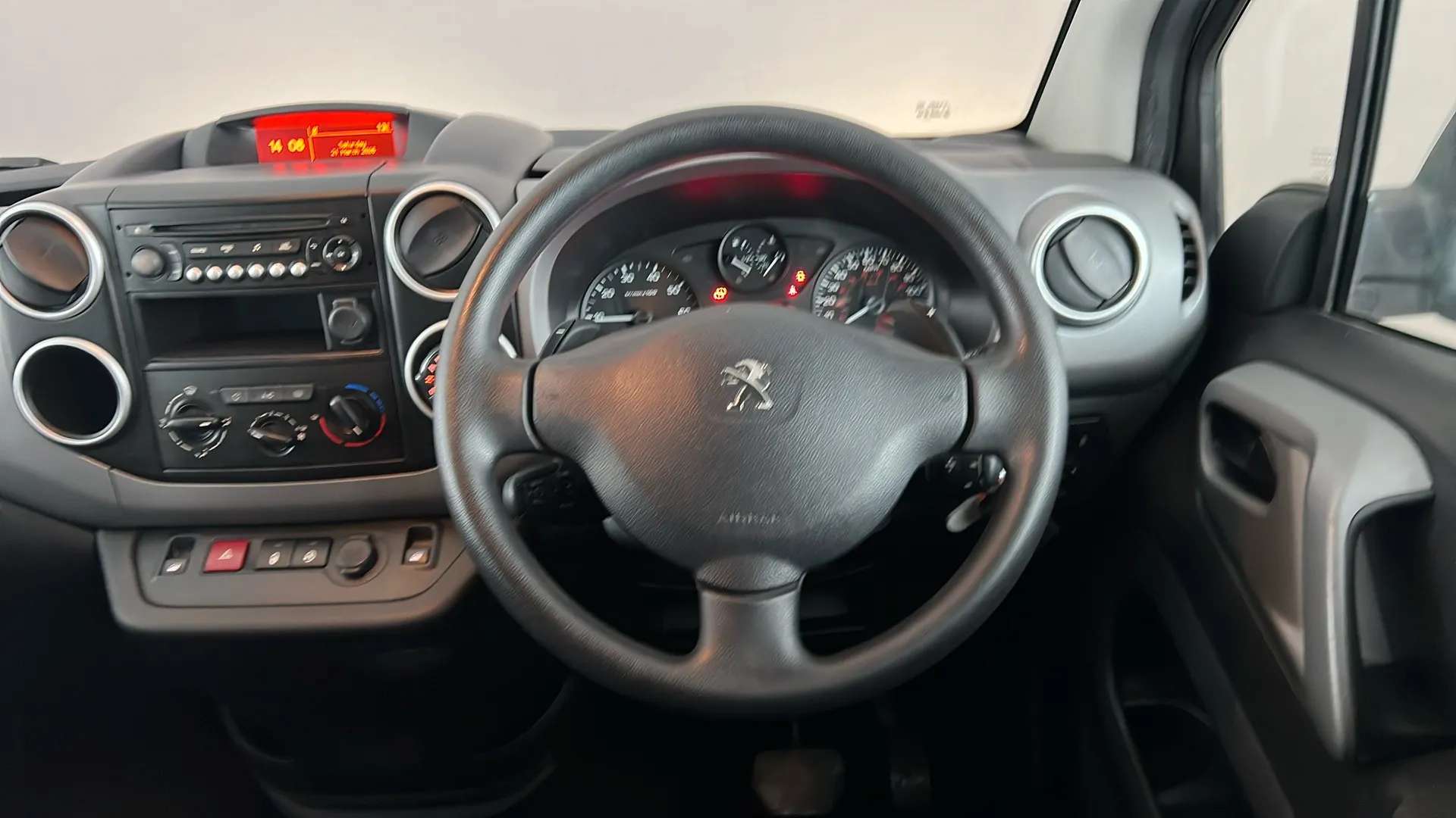 2017 PEUGEOT PARTNER TEPEE 2017 PEUGEOT PARTNER TEPEE