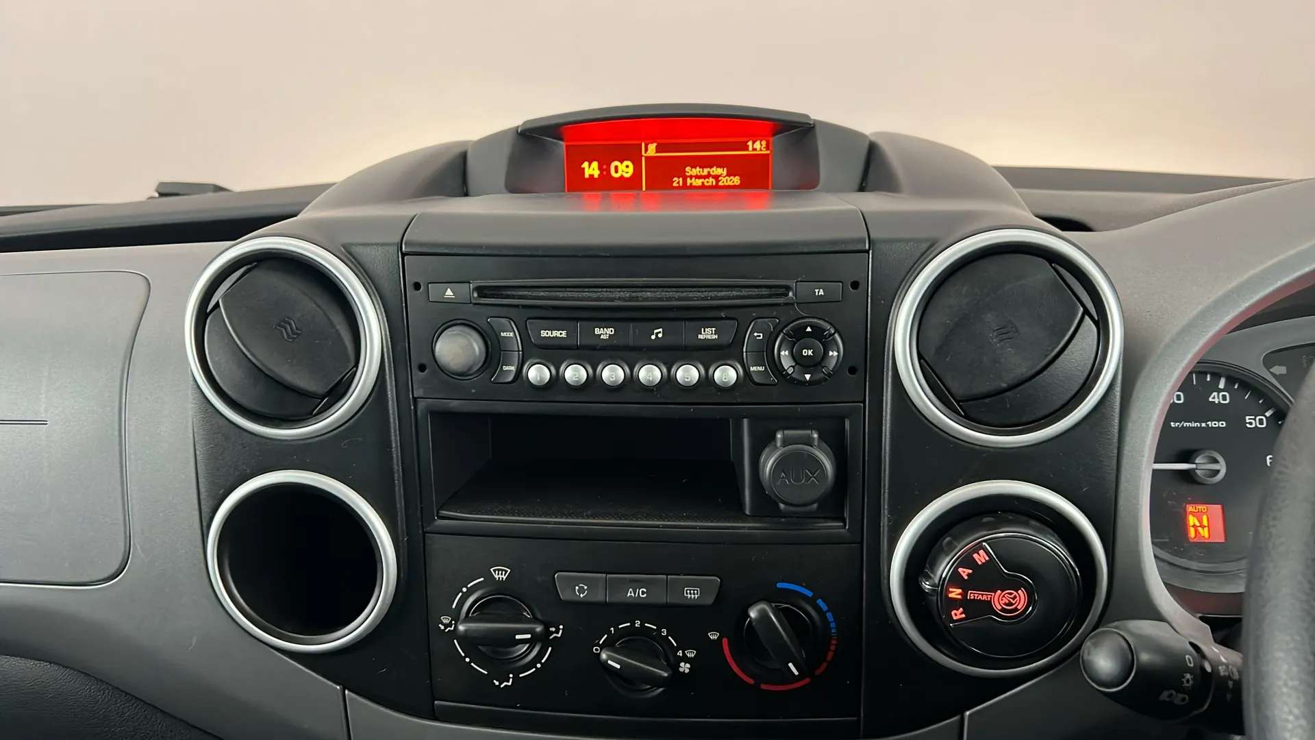 2017 PEUGEOT PARTNER TEPEE 2017 PEUGEOT PARTNER TEPEE