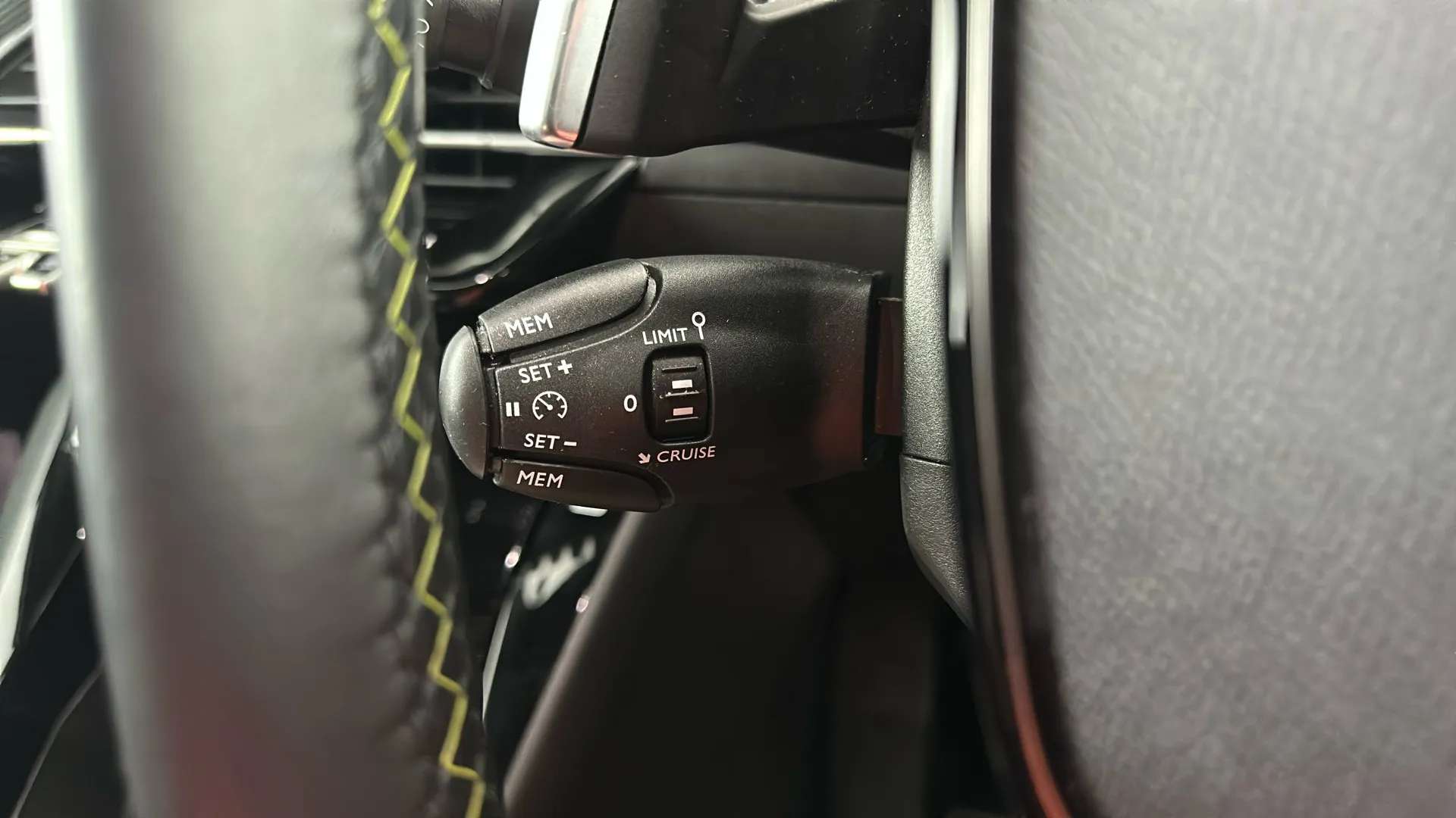 2024 PEUGEOT 208 2024 PEUGEOT 208