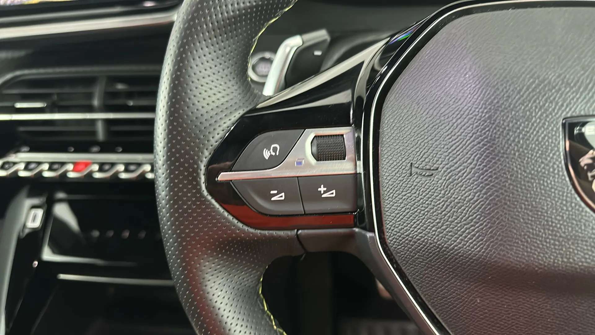 2024 PEUGEOT 208 2024 PEUGEOT 208