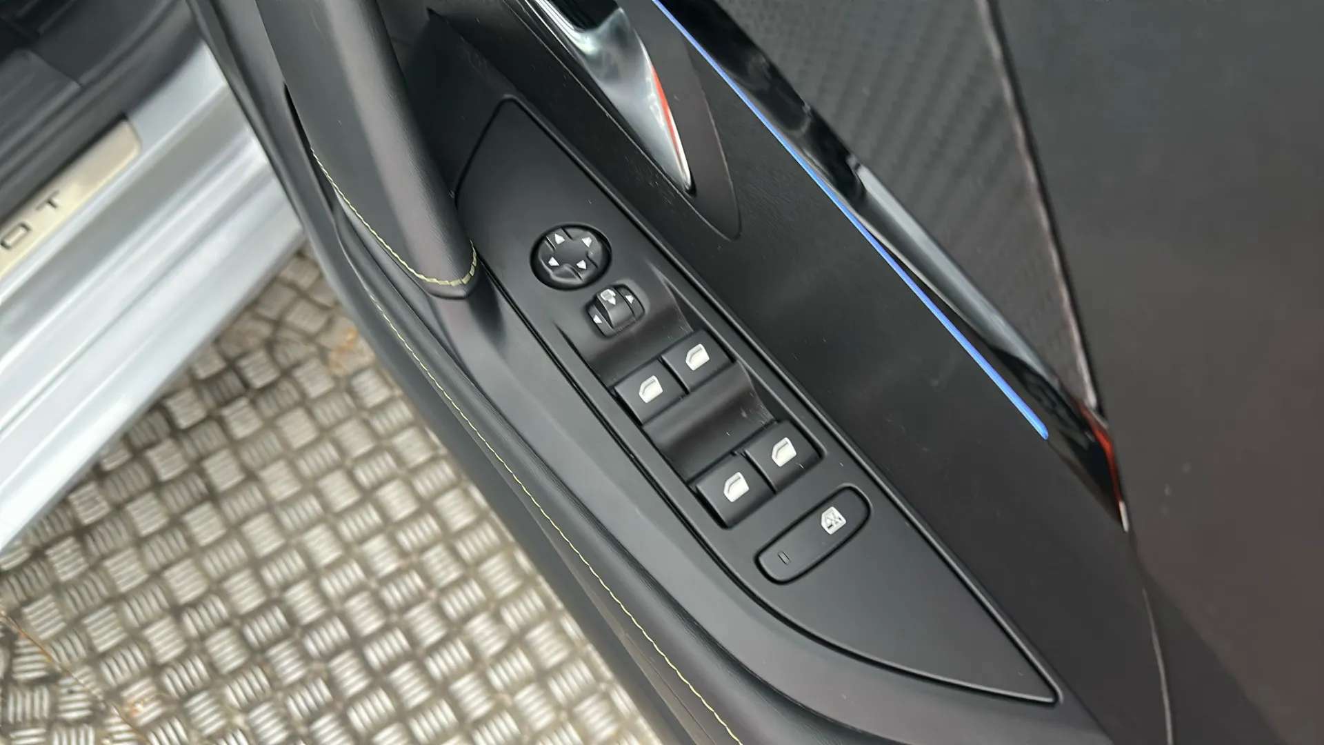 2024 PEUGEOT 208 2024 PEUGEOT 208