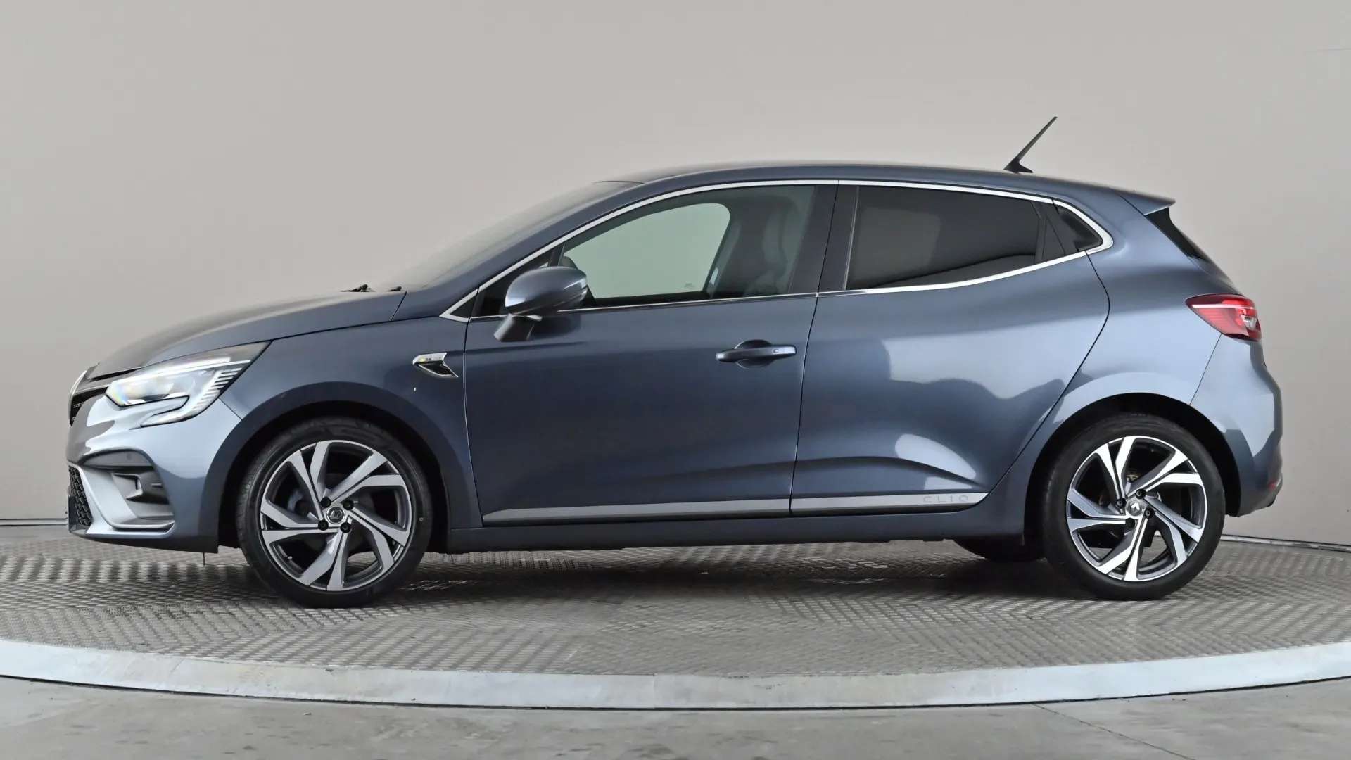 A 2020 RENAULT CLIO 1.0 TCe 100 RS Line A 2020 RENAULT CLIO 1.0 TCe 100 RS Line