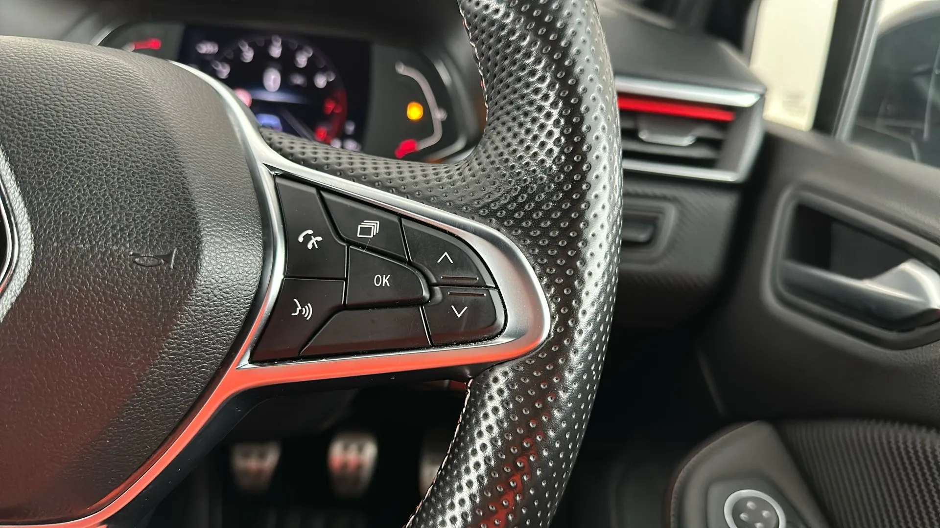 2020 RENAULT CLIO 2020 RENAULT CLIO