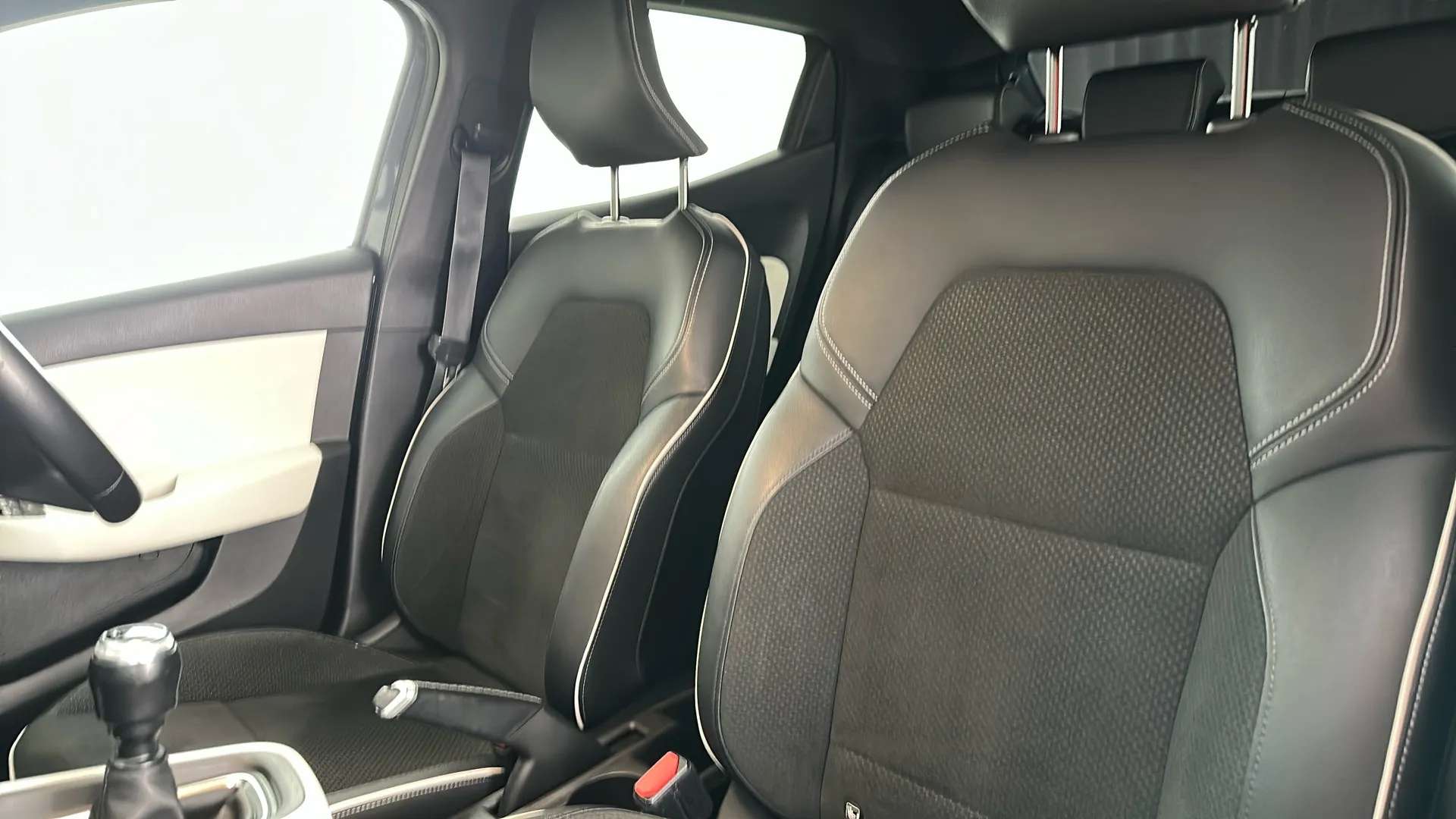 2021 RENAULT CLIO 2021 RENAULT CLIO