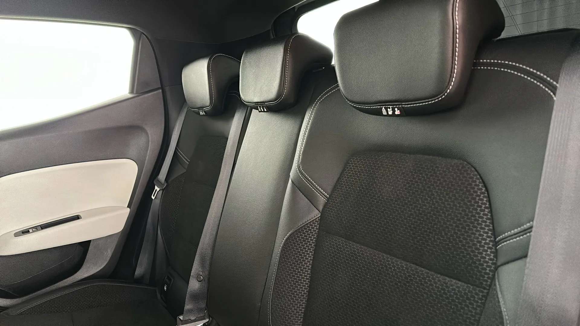 2021 RENAULT CLIO 2021 RENAULT CLIO