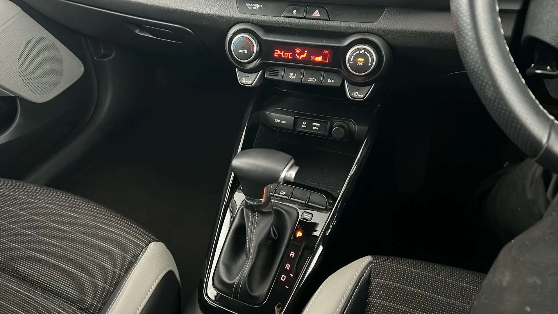 2019 KIA STONIC 2019 KIA STONIC
