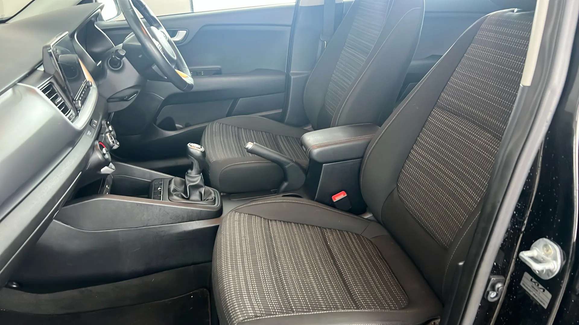 2021 KIA STONIC 2021 KIA STONIC