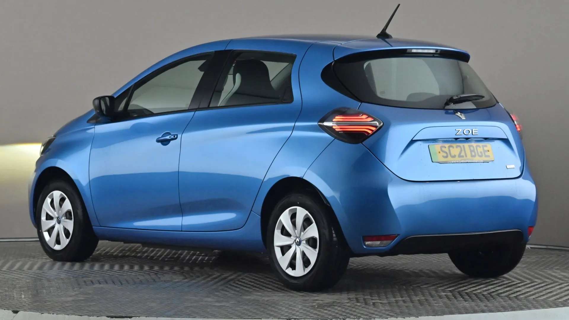 A 2021 RENAULT ZOE 80kW i Play R110 50kWh Auto A 2021 RENAULT ZOE 80kW i Play R110 50kWh Auto