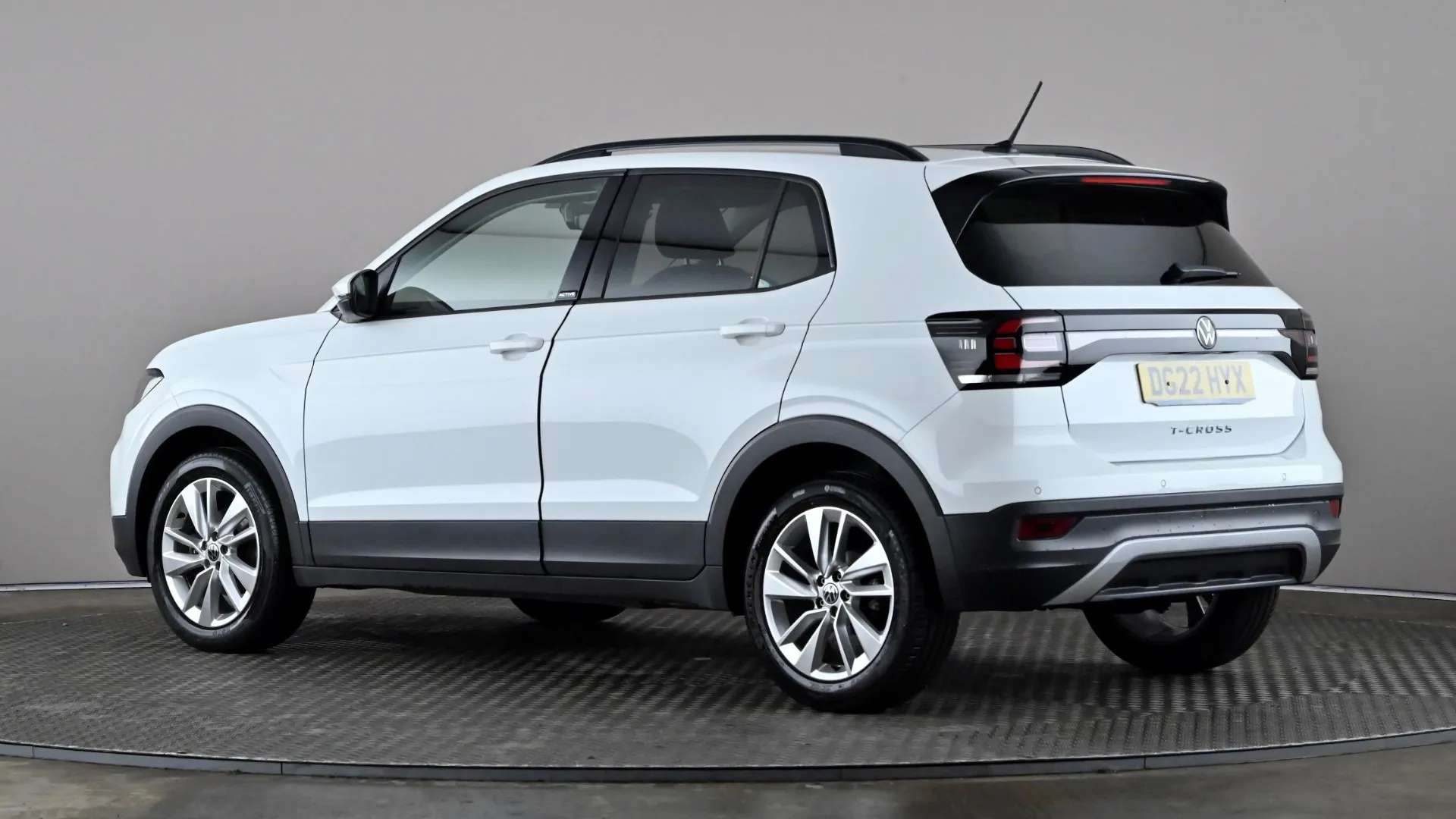 A 2022 VOLKSWAGEN T-CROSS 1.0 TSI 110 Active DSG A 2022 VOLKSWAGEN T-CROSS 1.0 TSI 110 Active DSG