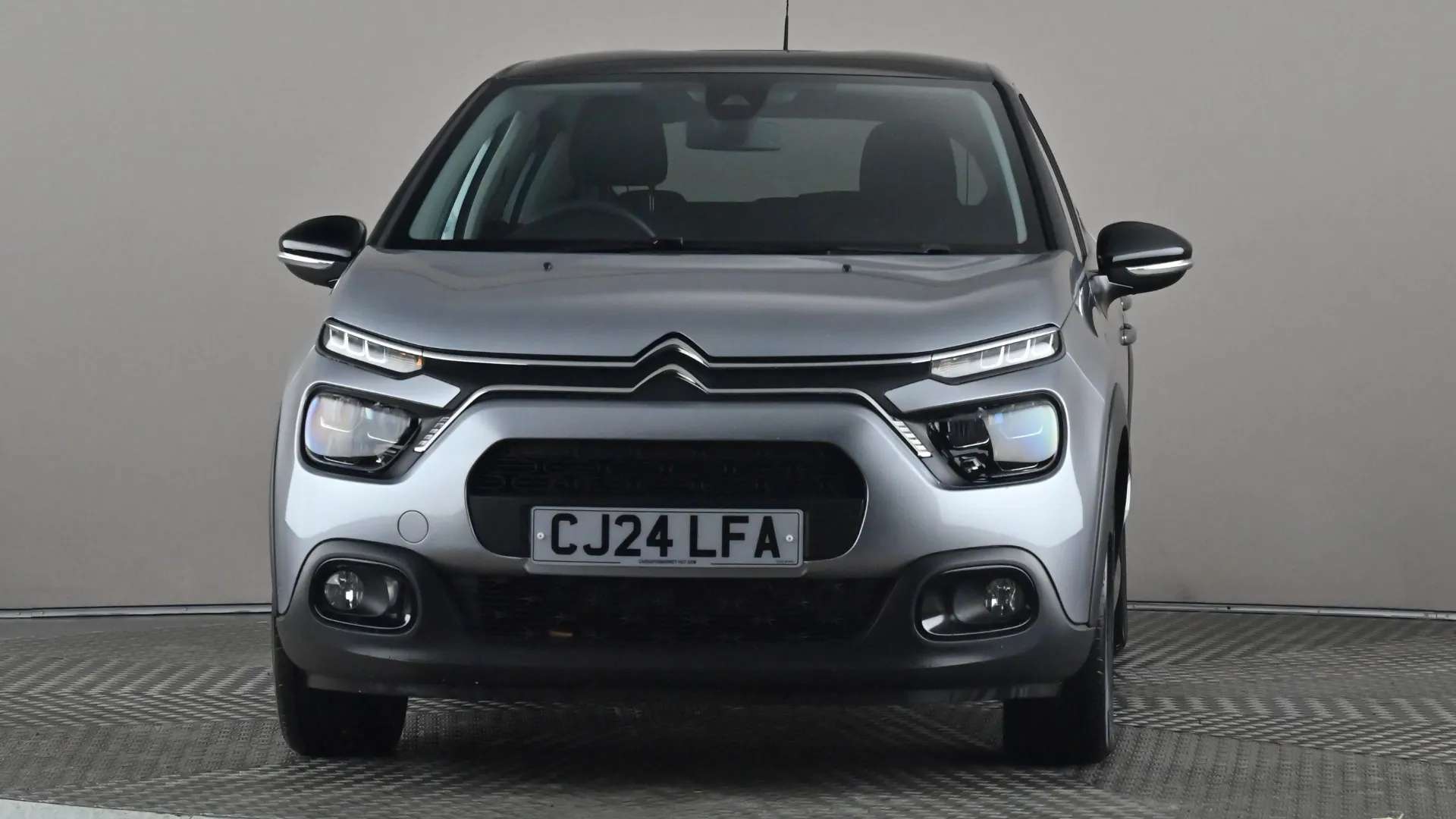 A 2024 CITROEN C3 1.2 PureTech 110 Plus EAT6 A 2024 CITROEN C3 1.2 PureTech 110 Plus EAT6