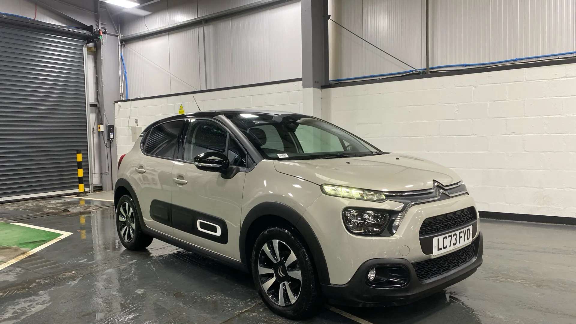 A 2023 CITROEN C3 1.2 PureTech 110 Plus EAT6 A 2023 CITROEN C3 1.2 PureTech 110 Plus EAT6