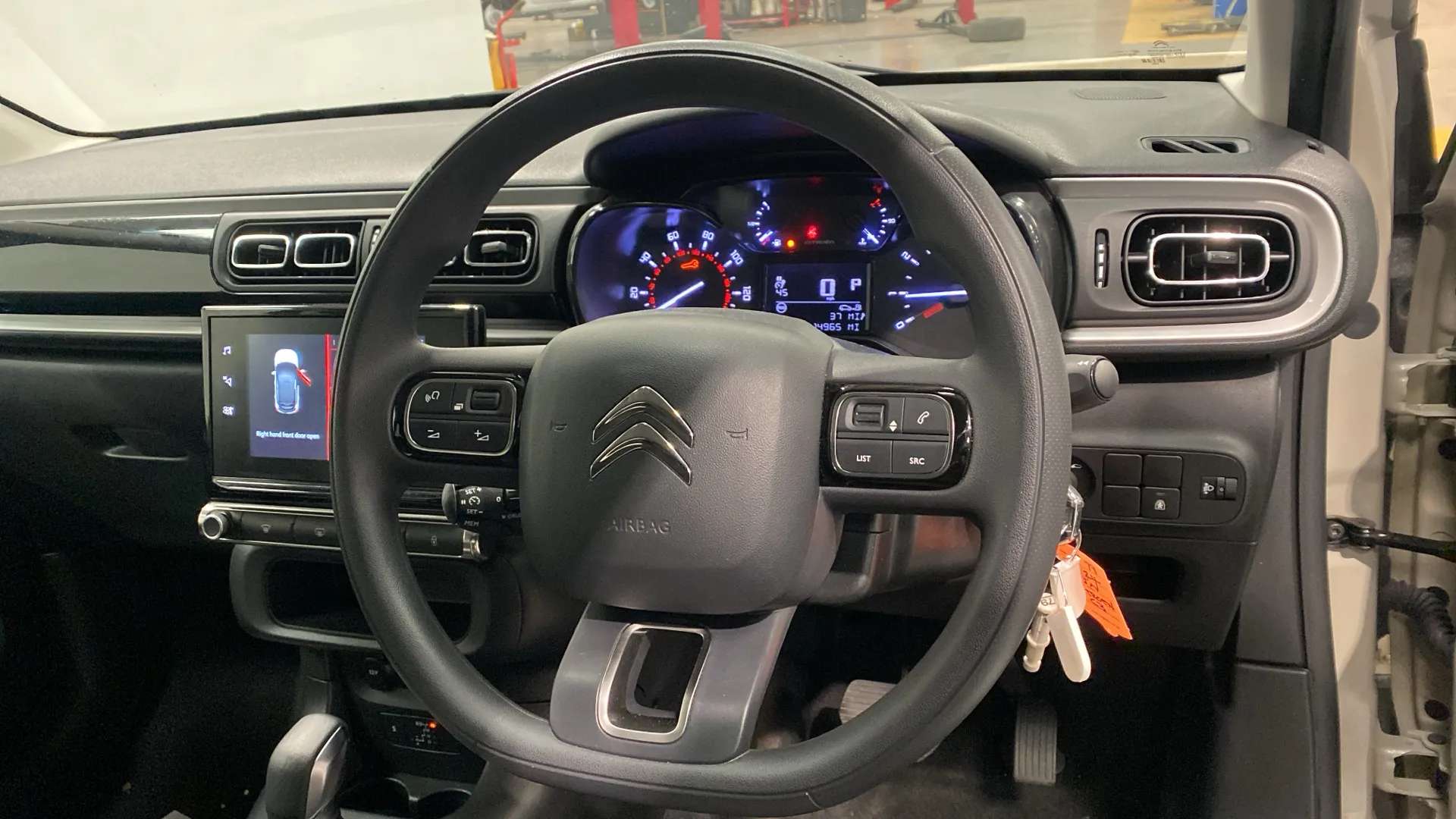 A 2024 CITROEN C3 1.2 PureTech 110 Plus EAT6 A 2024 CITROEN C3 1.2 PureTech 110 Plus EAT6