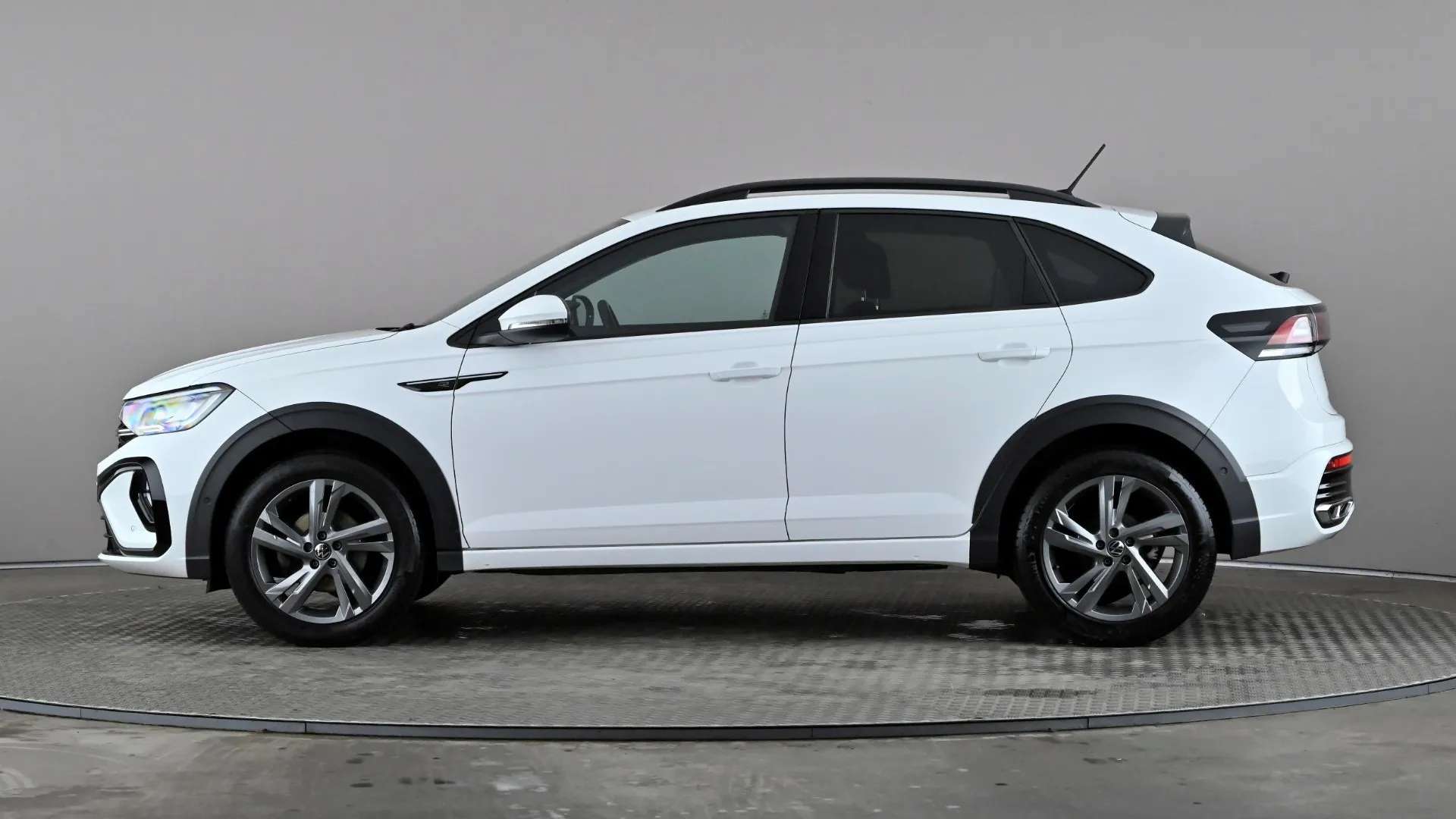 A 2022 VOLKSWAGEN TAIGO 1.0 TSI 110 R-Line DSG A 2022 VOLKSWAGEN TAIGO 1.0 TSI 110 R-Line DSG