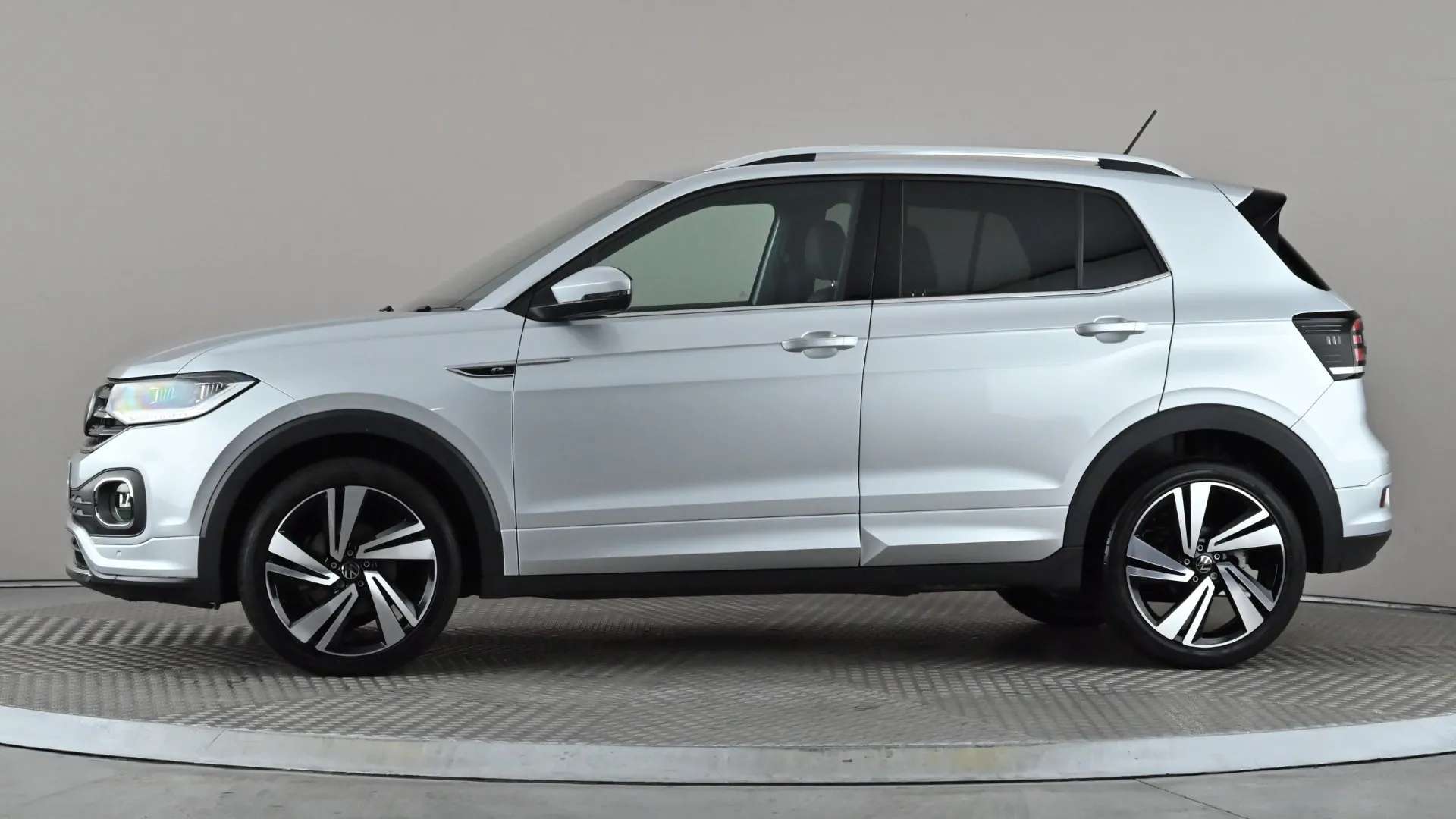 A 2023 VOLKSWAGEN T-CROSS 1.0 TSI 110 R-Line DSG A 2023 VOLKSWAGEN T-CROSS 1.0 TSI 110 R-Line DSG
