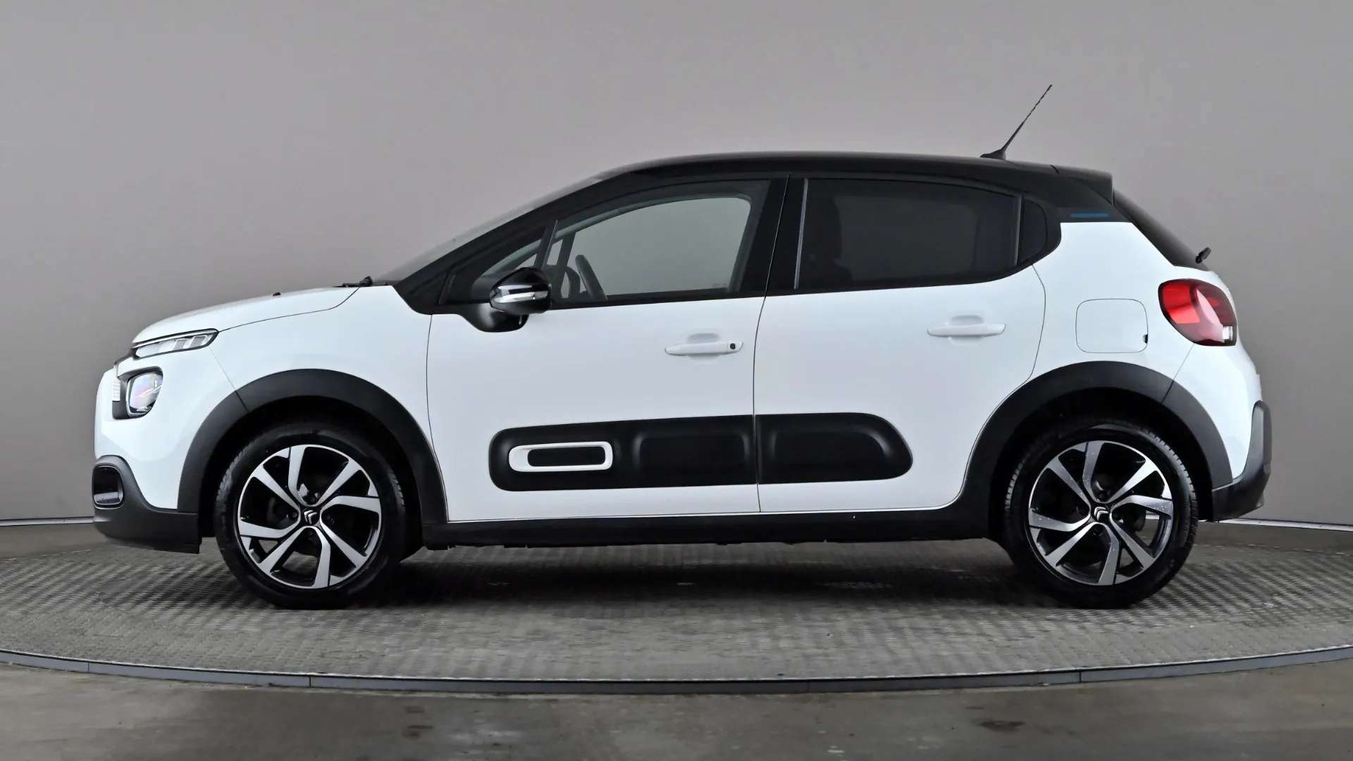 A 2023 CITROEN C3 1.2 PureTech 110 Shine Plus A 2023 CITROEN C3 1.2 PureTech 110 Shine Plus