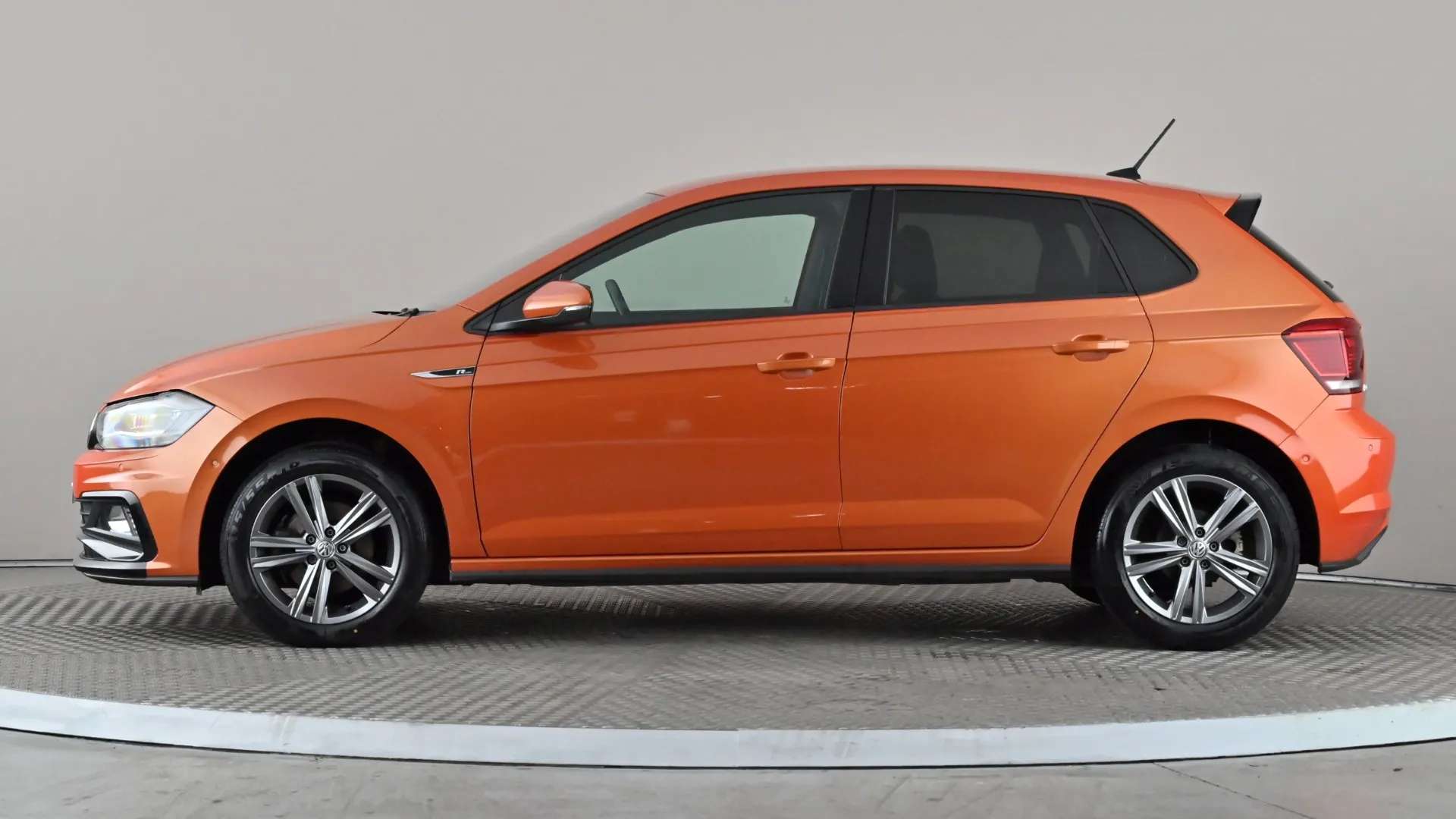 A 2018 VOLKSWAGEN POLO 1.0 TSI 115 R-Line DSG A 2018 VOLKSWAGEN POLO 1.0 TSI 115 R-Line DSG