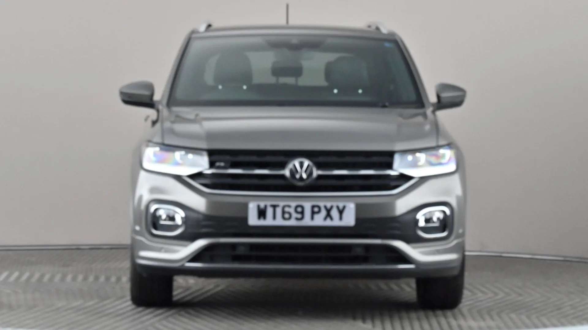 A 2019 VOLKSWAGEN T-CROSS 1.0 TSI 115 R-Line DSG A 2019 VOLKSWAGEN T-CROSS 1.0 TSI 115 R-Line DSG