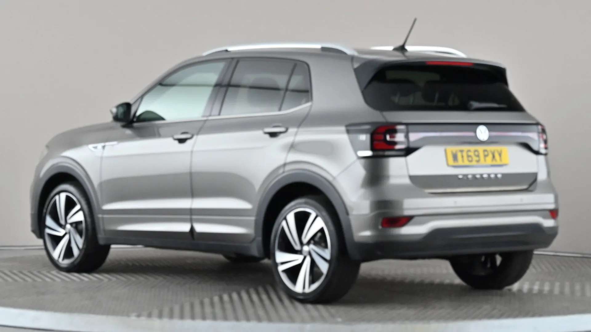 A 2019 VOLKSWAGEN T-CROSS 1.0 TSI 115 R-Line DSG A 2019 VOLKSWAGEN T-CROSS 1.0 TSI 115 R-Line DSG