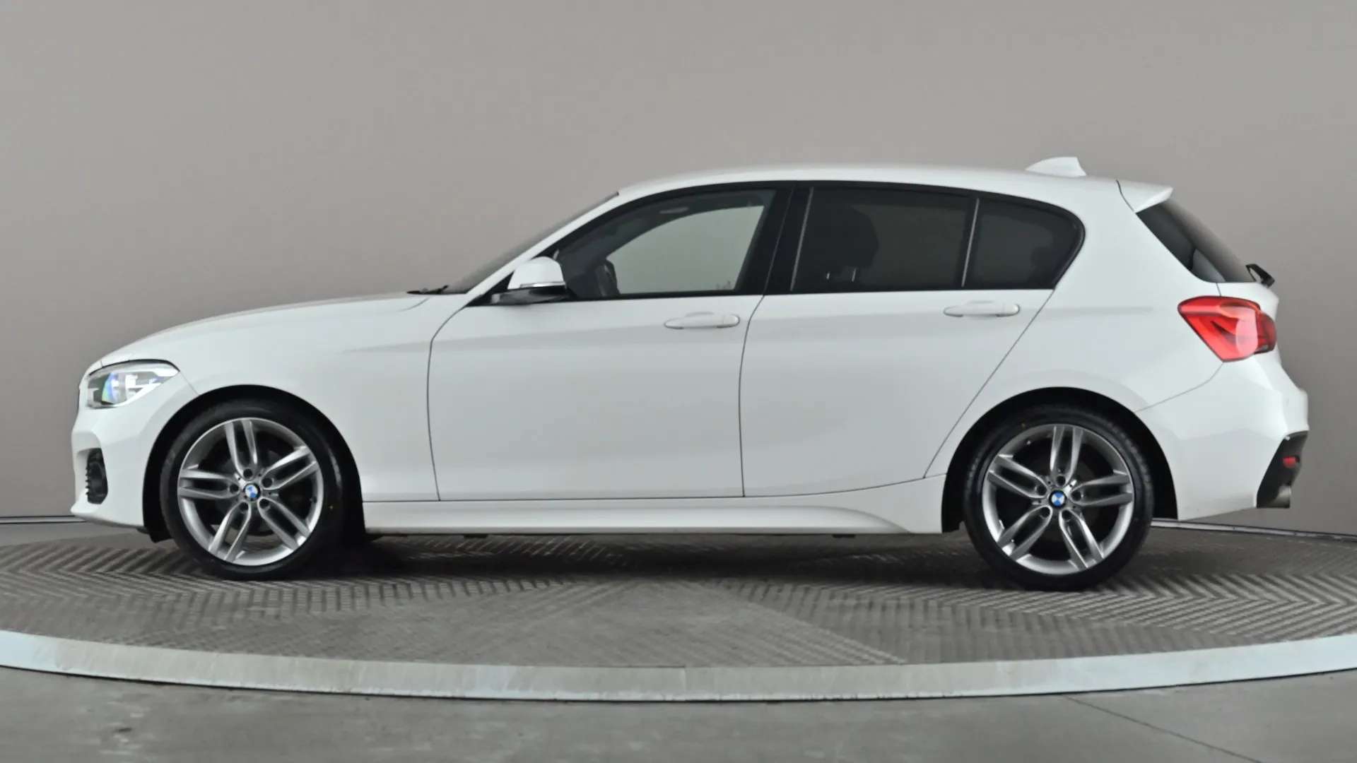 2019 BMW 1 SERIES 2019 BMW 1 SERIES