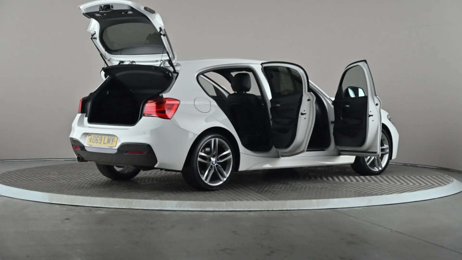 2019 BMW 1 SERIES 2019 BMW 1 SERIES