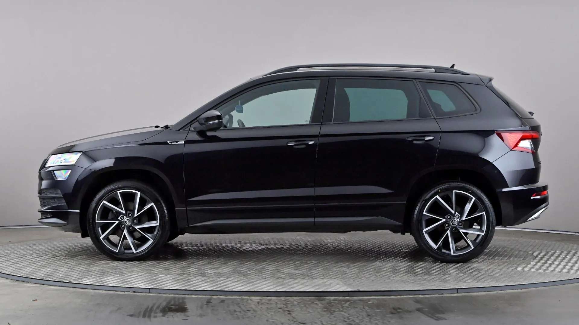 A 2020 SKODA KAROQ 1.5 TSI Sport Line DSG A 2020 SKODA KAROQ 1.5 TSI Sport Line DSG